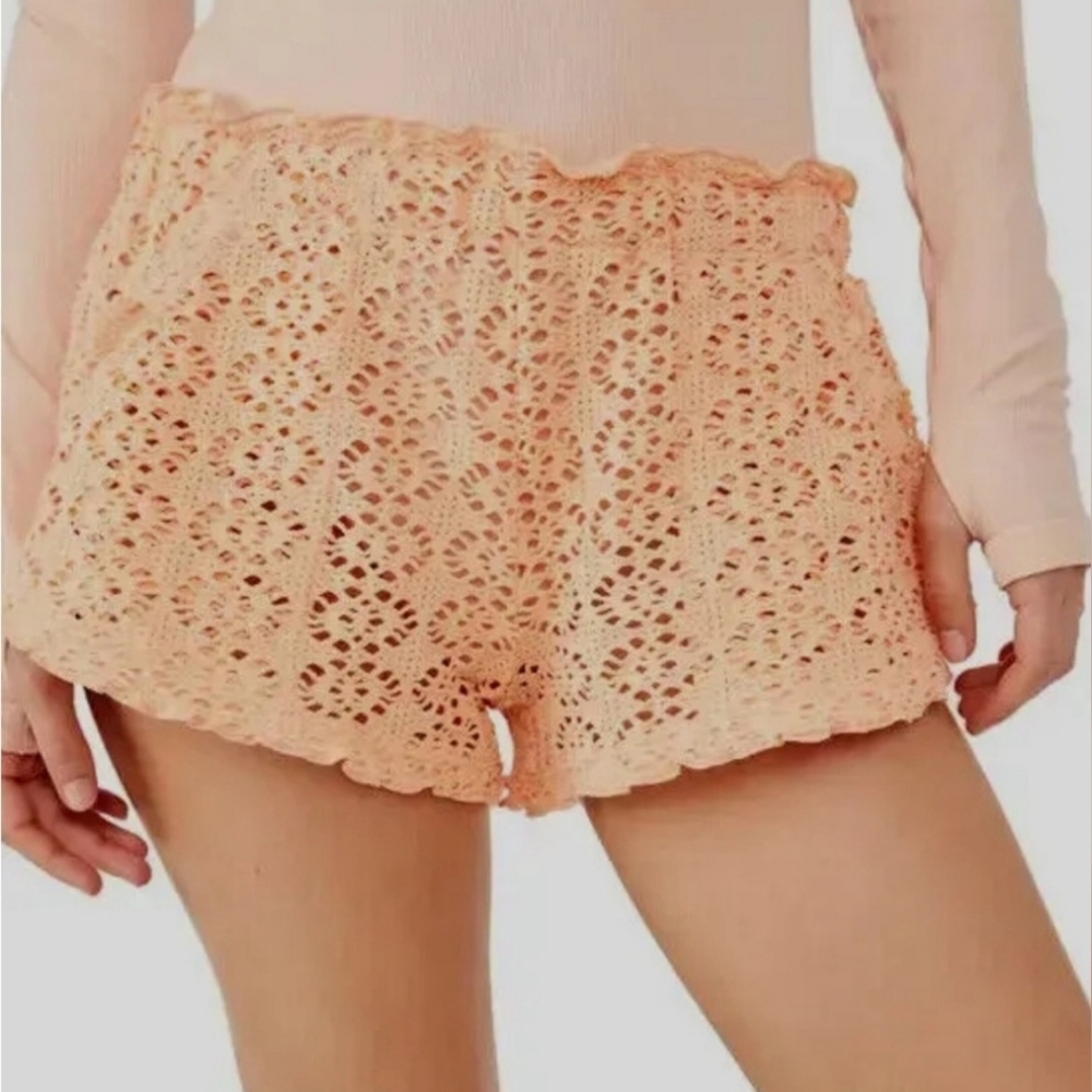 Free People Beach peach crochet love shorts (medium)